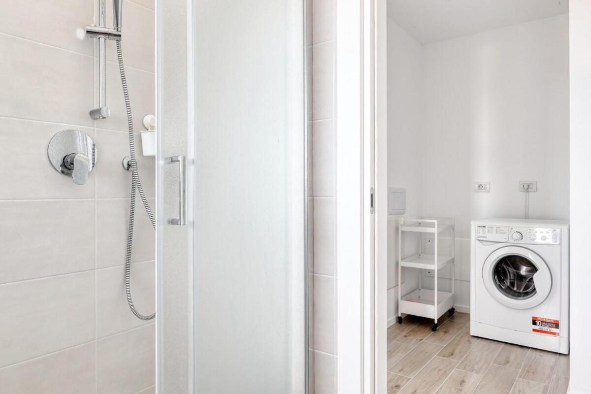 Pisis5 New 2room With Garage Appartement Milan